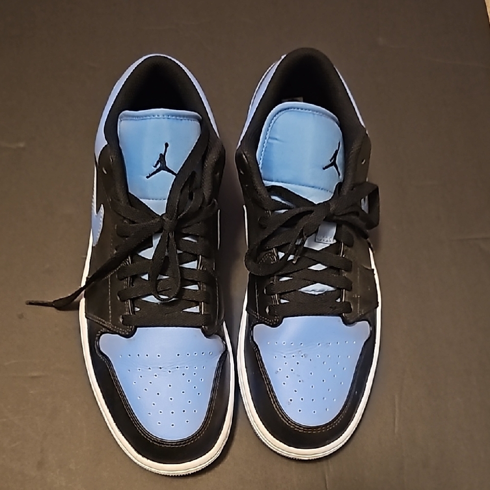 Air Jordan 1 Low - University Blue + Black